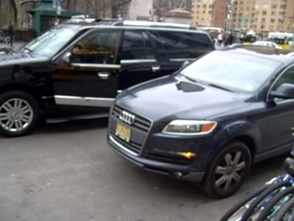Audi Q7 versus Escalade