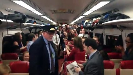 Maquinista torna-se em maestro e anima Natal em viagem de comboio