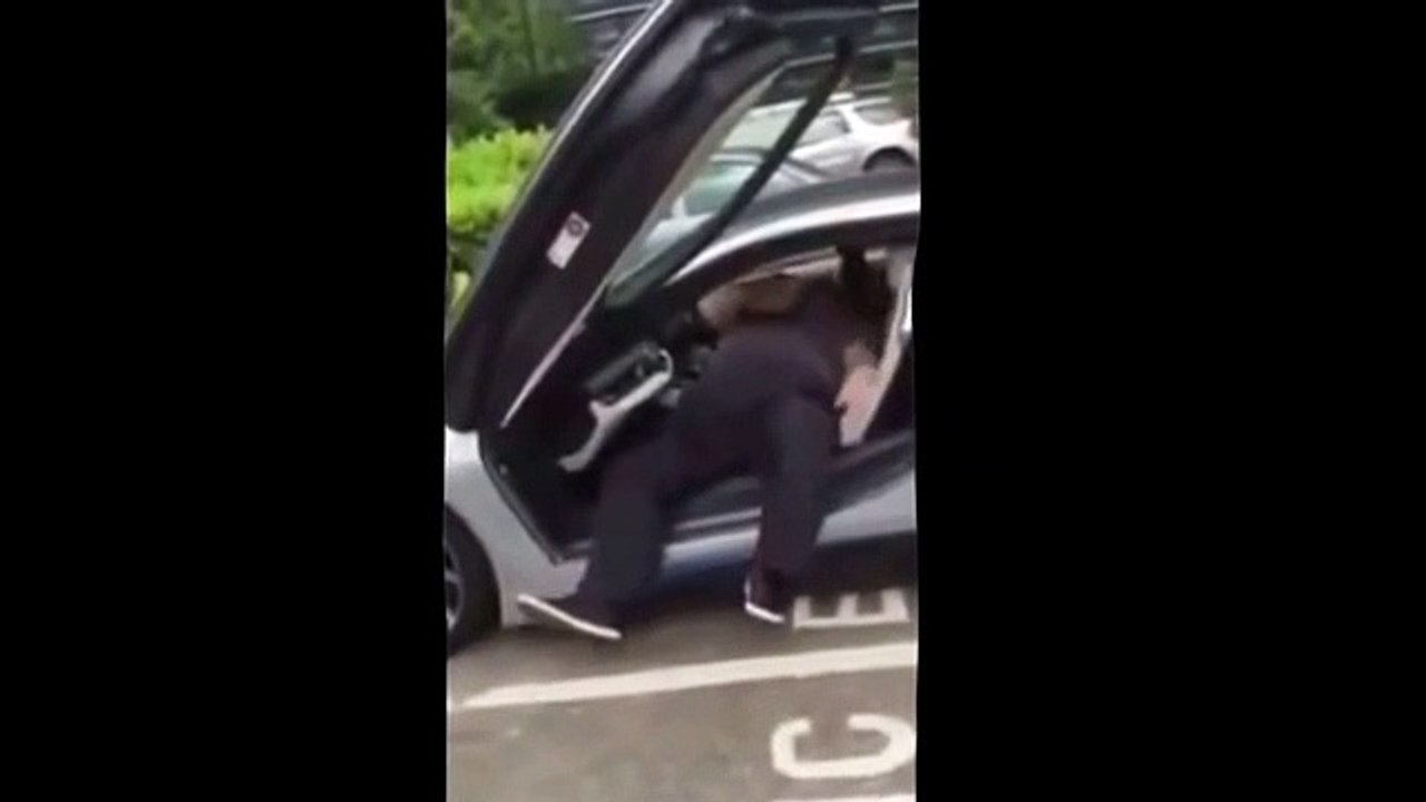 Usa os músculos da barriga, dizem os amigos