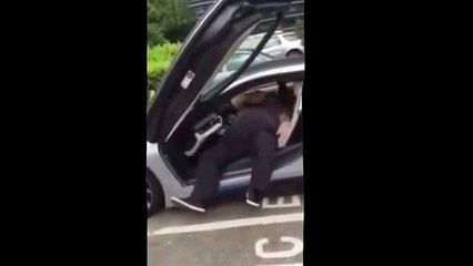 Usa os músculos da barriga, dizem os amigos