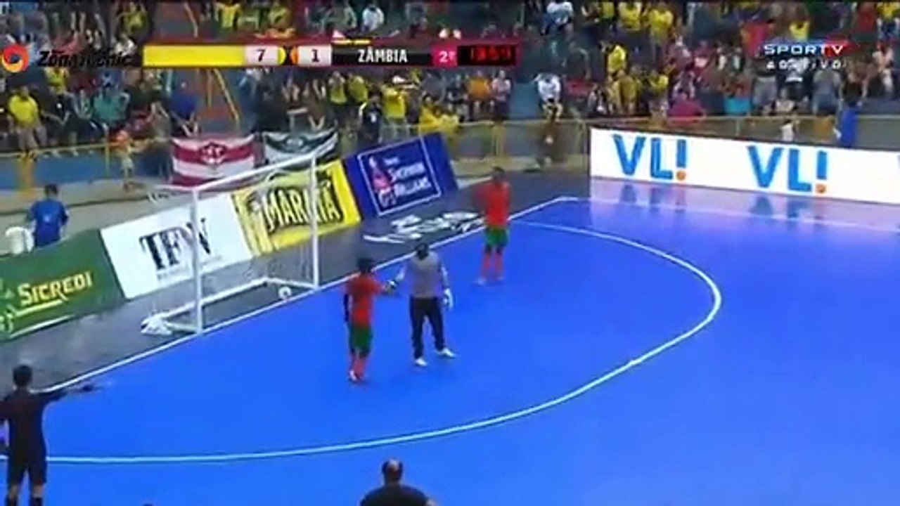 Falcao marca golo de outro mundo pela seleção brasileira