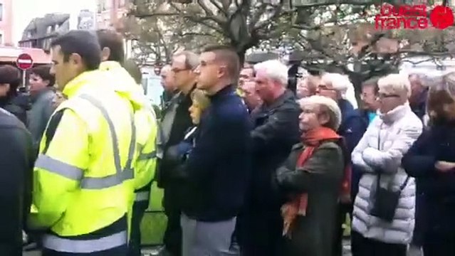 Um minuto de silêncio em homenagem às vítimas de atentados