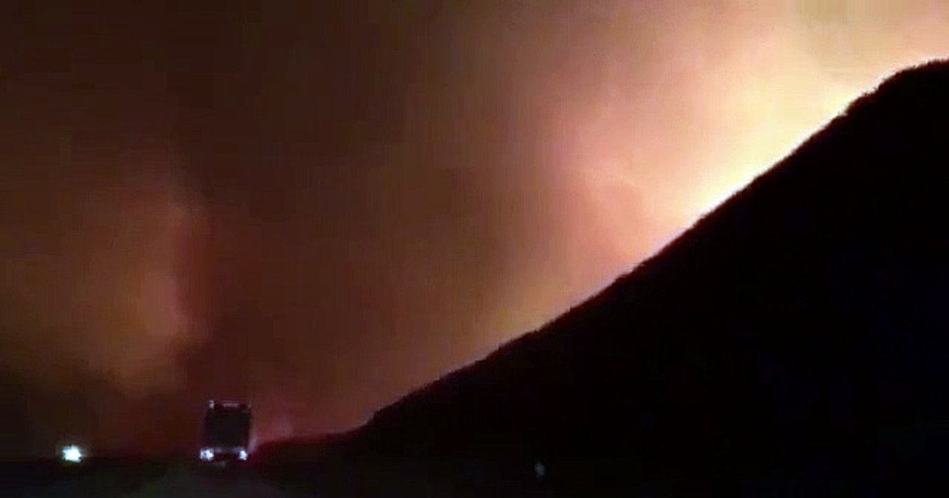 Turistas filmam incêndio assustador na Califórnia
