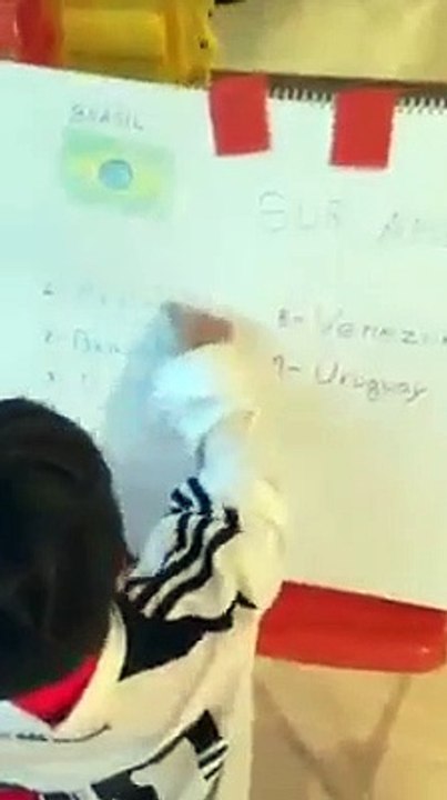 Filho de Shakira tem apenas dois anos mas já anda a estudar