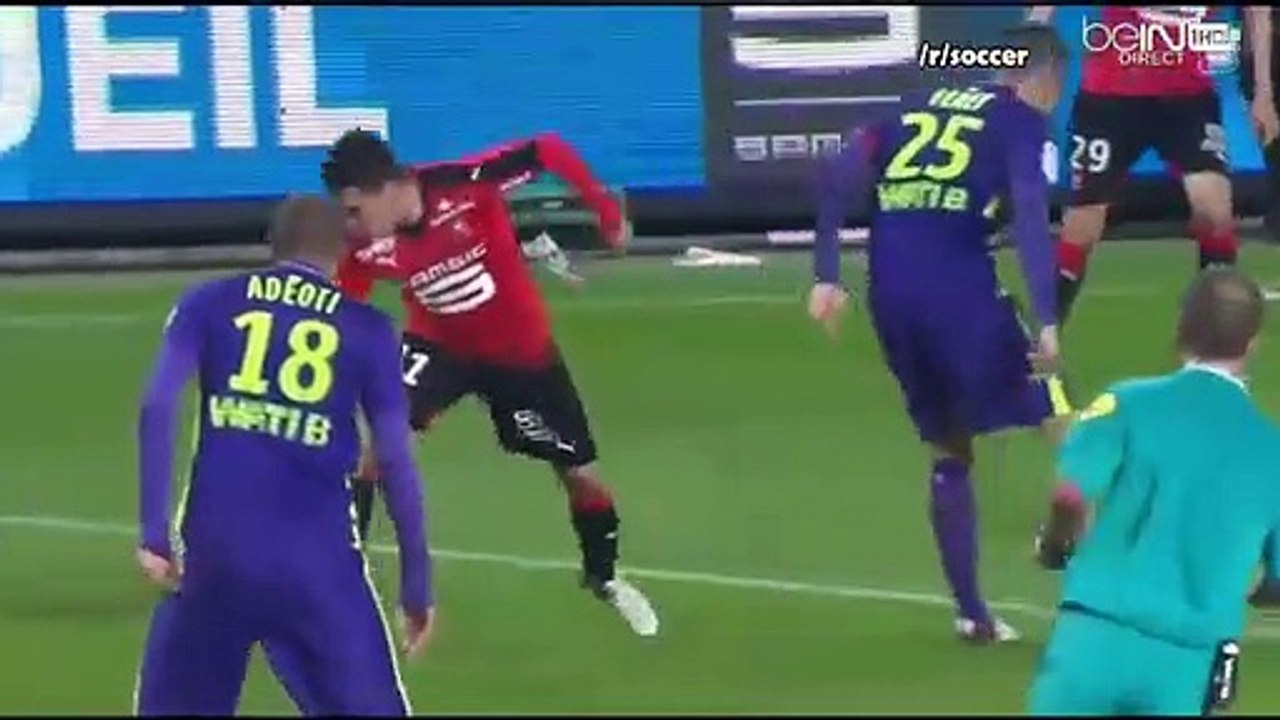 Quintero faz uma verdadeira 'maldade' a adversário