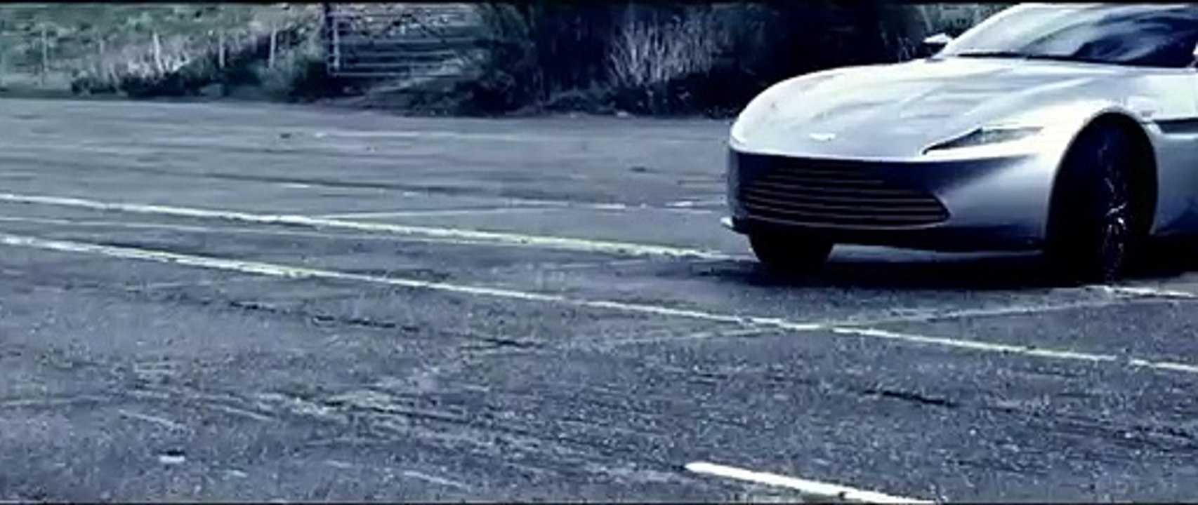 Aston Martin DB10