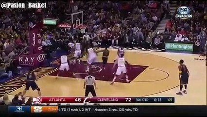 LeBron James amua e sai do campo em pleno jogo