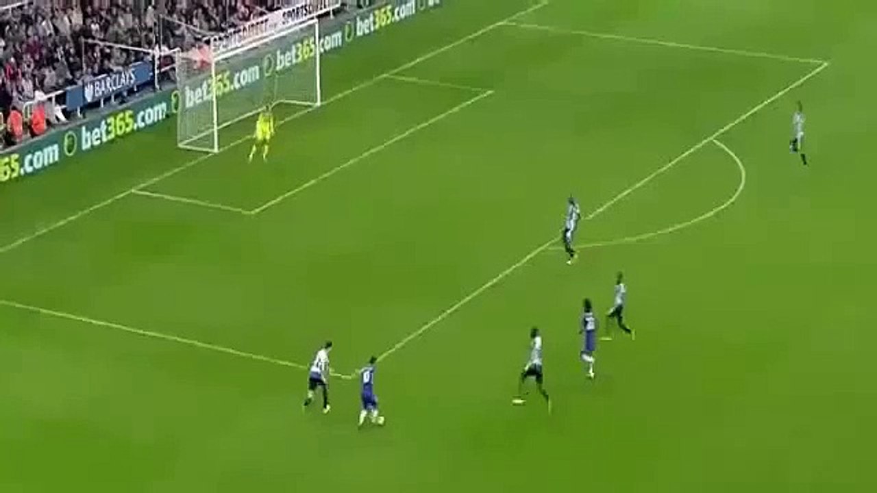 Ramires marca à bomba. Veja o golaço do ex-Benfica