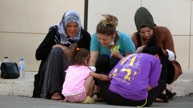 8 yaşındaki çocuk havuzda boğuldu, anne ve hala morg önünde sinir krizi geçirdi