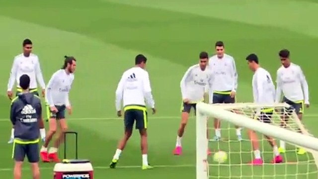 Ronaldo afina os seus dribles para o dérbi de Madrid