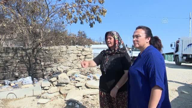 Bursa Büyükşehir Belediye Başkanı Alinur Aktaş, Manavgat'ta evi yanan Gülsüm Uysal'la görüştü