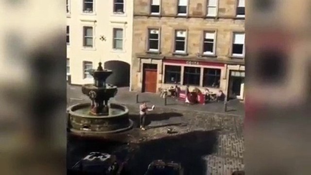 Fazia discurso homofóbico mas foi interrompido… por uma gaita-de-foles