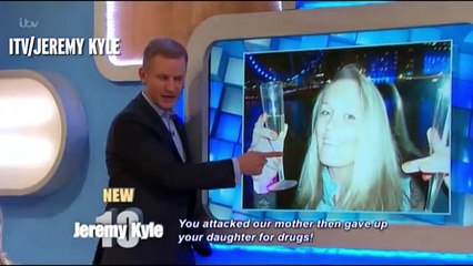 Viciada em droga chora ao ver mudança de imagem