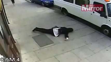 Agressão na rua a adolescente com véu islâmico