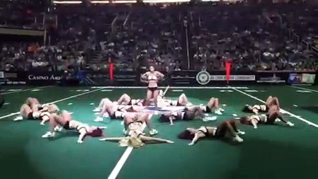 Entre as Cheeleaders, quem deu espetáculo foi o jogador