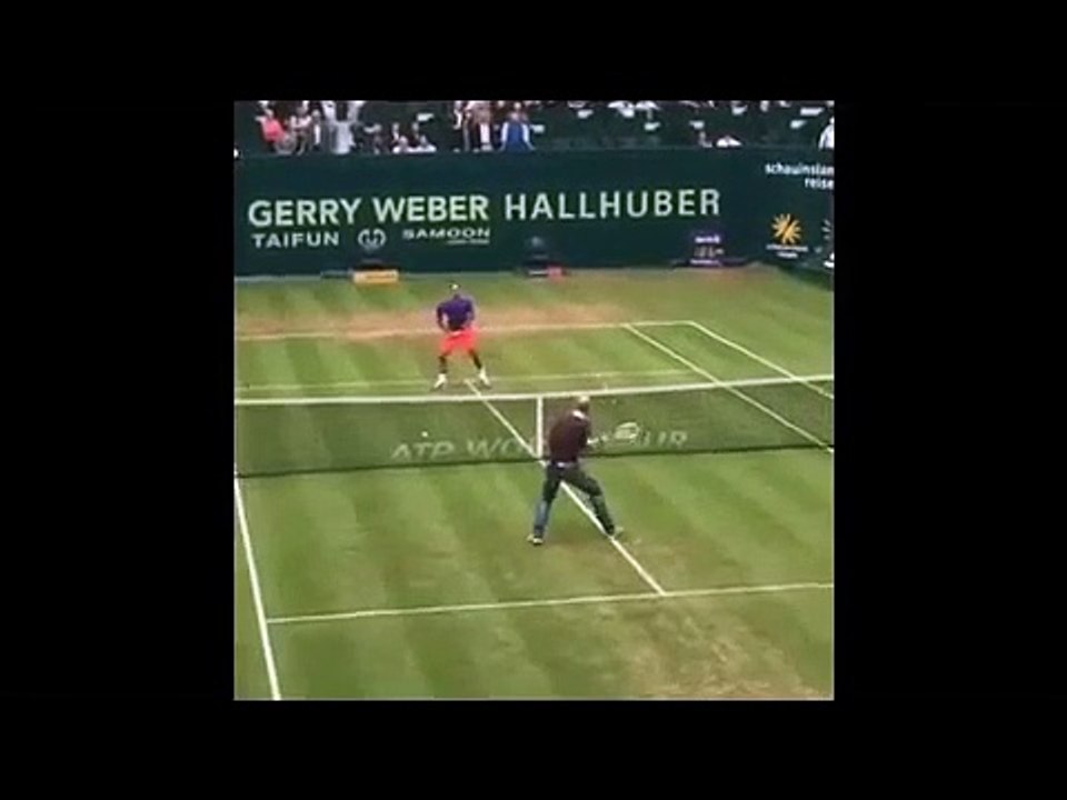 Roger Federer Tweener