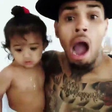 Chris Brown num momento ternurento com a filha