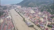 Sel baskınında mahsur kalan 9 kişi Sahil Güvenlik helikopterleriyle tahliye edildi