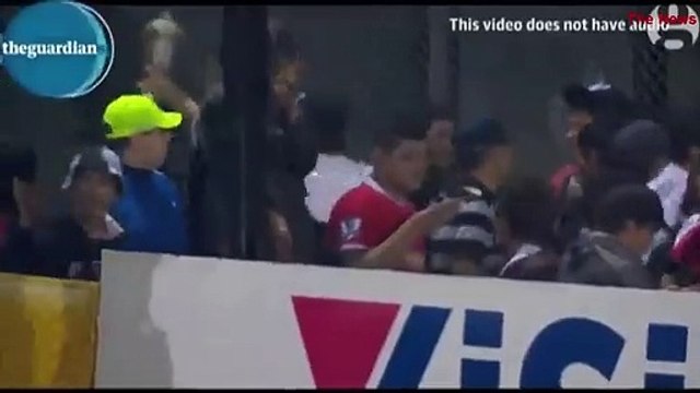 Adeptos roubam Taças do clube no Paraguai
