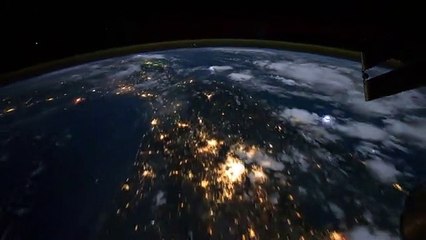 Usher estreia nova música em anúncio