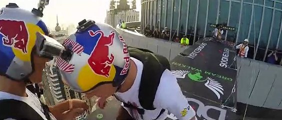 Maior torre residencial serve para acrobacias de outro mundo