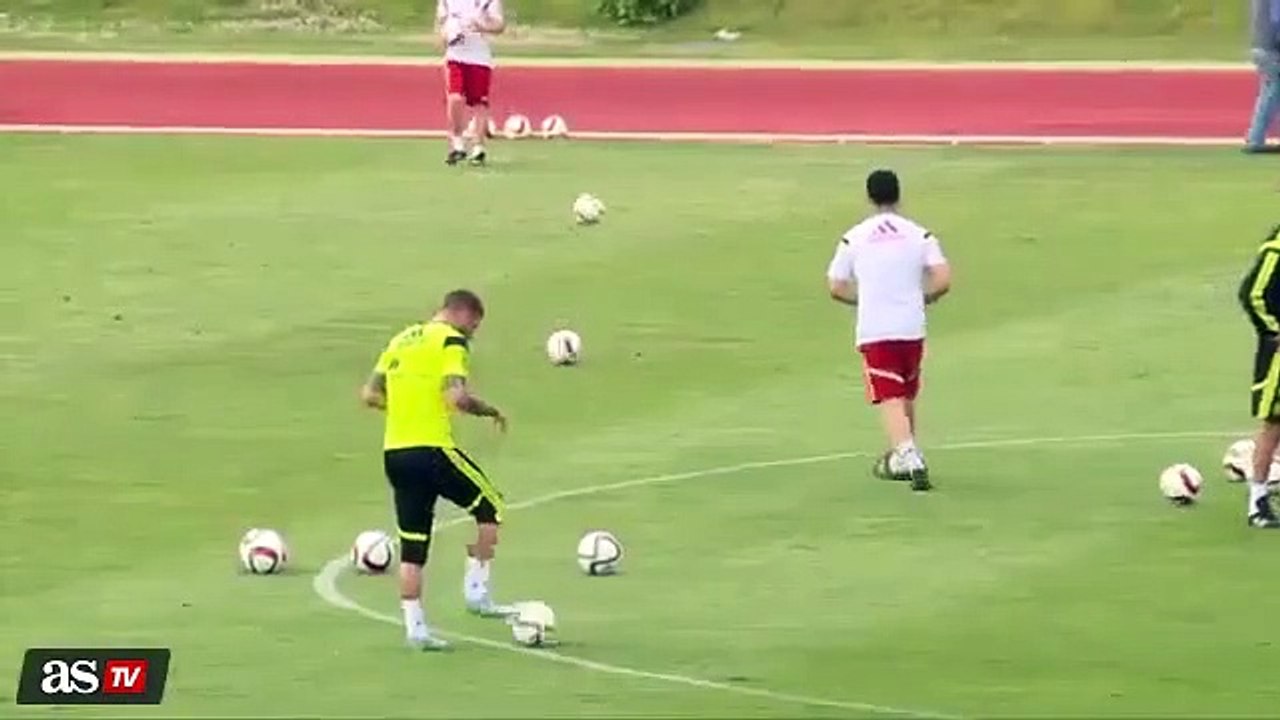 Sergio Ramos mostra dotes de  craque