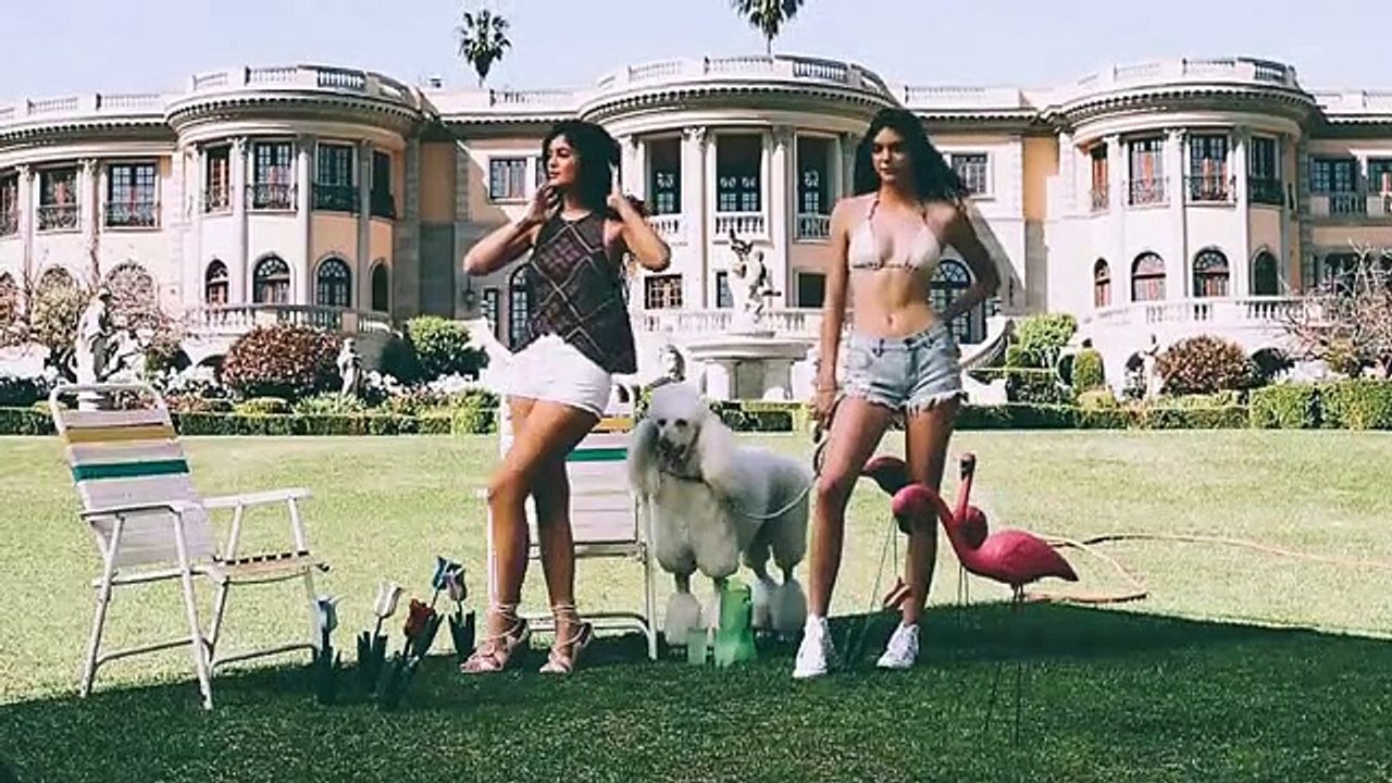 Kendall e Kylie em novo anúncio televisivo