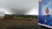 Tornado em Santa Catarina deixa milhares desalojados