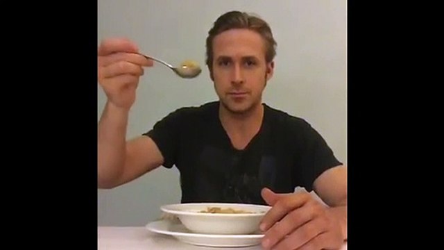 Ryan Gosling come os cereais