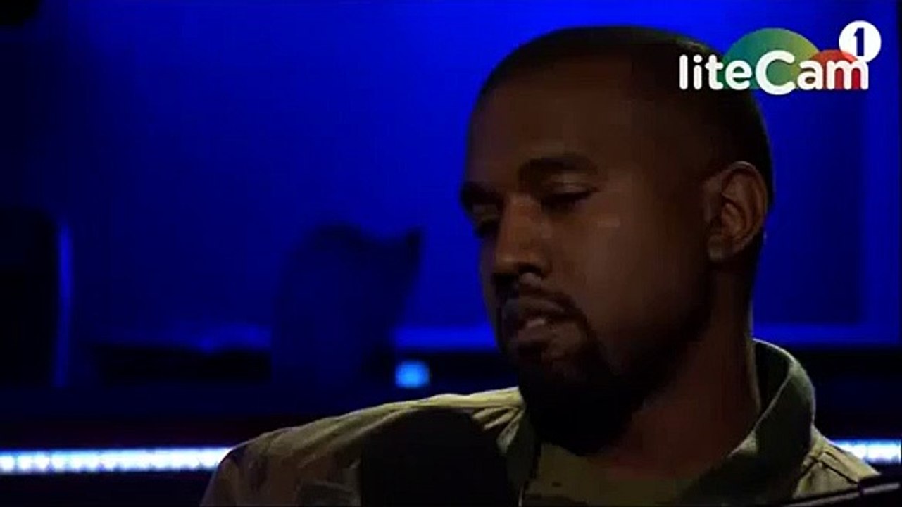 Kanye West a chorar