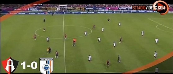 Jogo interrompido para Ronaldinho assinar camisola