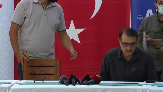 Pakdemirli: Türkiye, bir taraftan yangınlarla mücadelesini yaparken Kastamonu, Bartın ve Sinop'ta da doğal afetlerle karşı karşıya