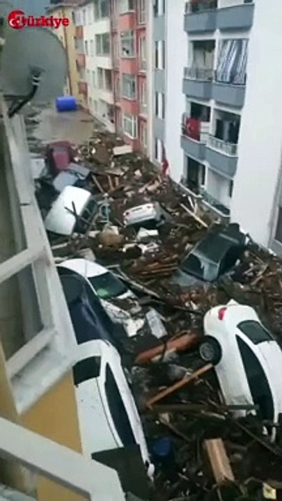 Kastamonu'da Sel Felaketi | Sel Araçları Denize...