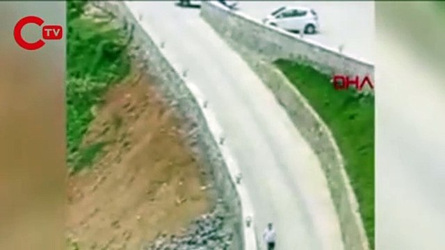 Boğulma tehlikesi geçiren kişiyi yurttaşlar kurtardı