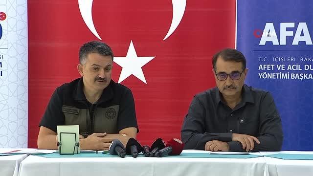 Son dakika haberi: Bakan Pakdemirli: Köyceğiz yangınında yerleşim yerlerine tehdidi ortadan kaldırdık.