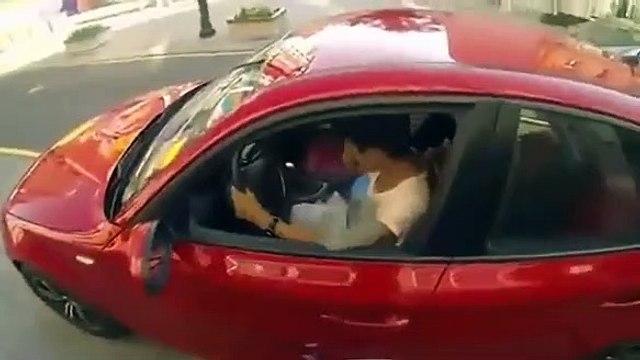 Motard faz justiça pelas prórpias mãos nas estradas da Rússia