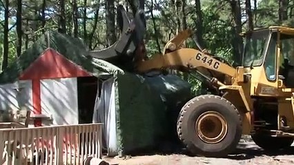 Demolição de casa de sem-abrigo