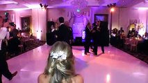 Noivo dedica coreografia à noiva em dia de casamento