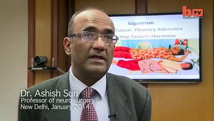 Mulher mais alta do Mundo remove tumor para evitar paralisia