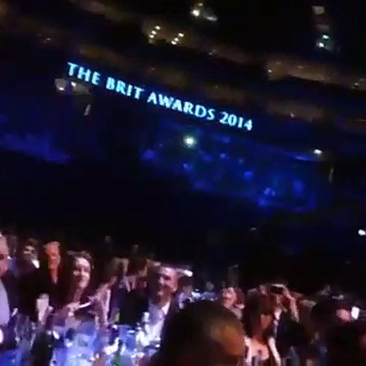 Kate Moss e Noel Gallagher próximos nos BRIT Awards 2014