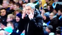 A estranha forma de Mourinho chamar a atenção