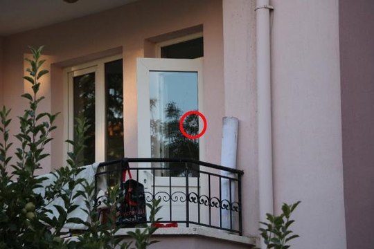 Son dakika haber... POLİS MEMURU; KARISI, KAYINVALİDESİ, KAYINPEDERİNİ ÖLDÜRÜP İNTİHAR ETTİ