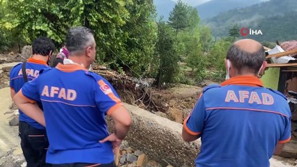 Bartın'da dehşeti yaşadı: Selde evi yıkıldı, annesi kayboldu
