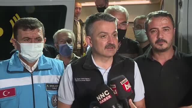 Bakan Pakdemirli: (Burdur Bucak yangını) Yangınla ilgili 6 kişi gözaltında. Kolluk ve savcılık araştırmalarına devam ediyor