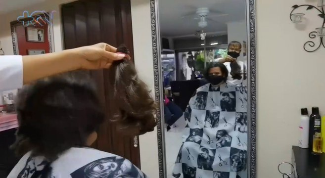 mqn-Tras 8 años de no cortarse el cabello hoy lo dona-110821