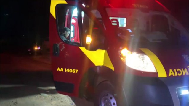 Jovem de 20 anos fica ferida ao cair de patinete na Avenida Piquiri