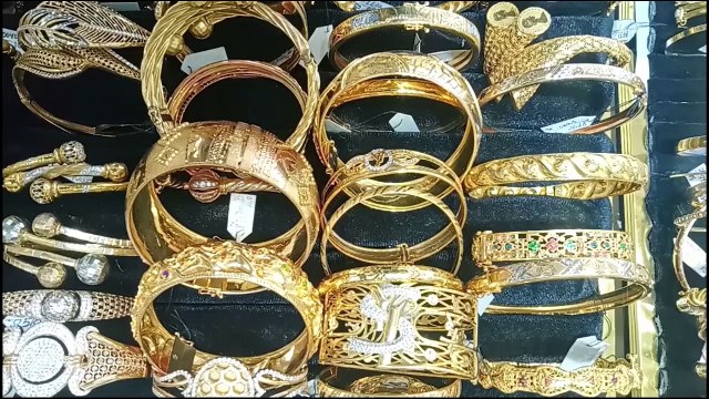 Perpanjangan PPKM Warga Kediri Ramai Jual Emas