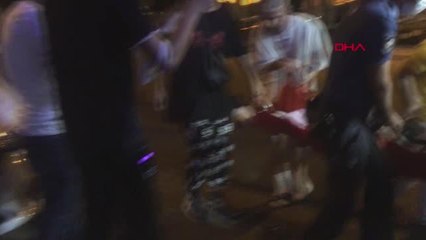 Dövme yapmak için geldi, çıkan tartışmada tabancayla boğazından yaralandı