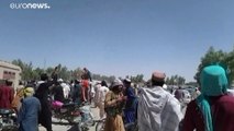 شاهد: في قندوز، مدنيون خائفون أو فروا من المدينة ومقاتلو طالبان مبتهجون