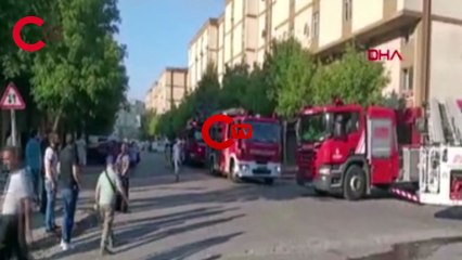 Başakşehir'de ayakkabı atölyesinde çatı yangını